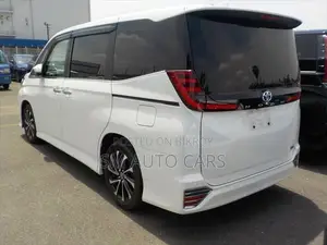 Toyota Noah 2024 Pearl