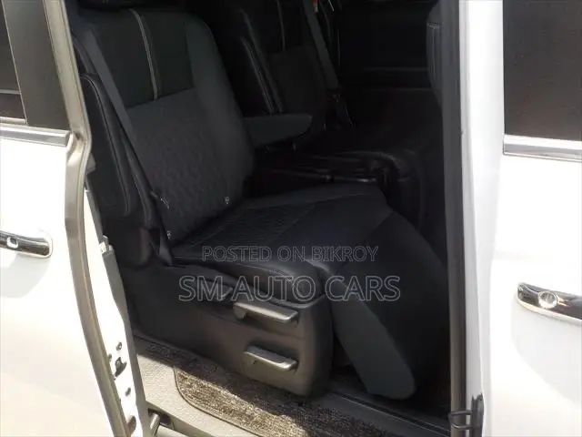 Toyota Noah 2024 Pearl