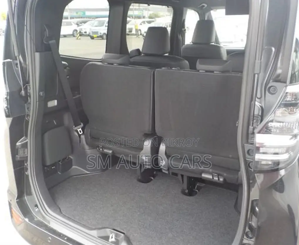 Toyota Voxy 2022 Black