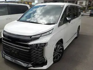 Toyota Voxy 2022 Pearl