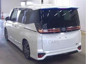 Toyota Voxy 2022 Pearl