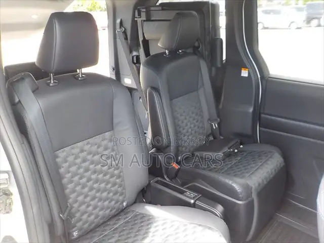 Toyota Voxy 2022 Pearl