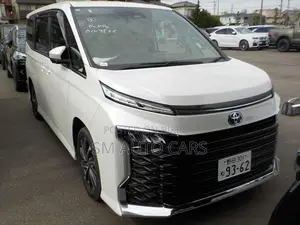 Toyota Voxy 2023 Pearl