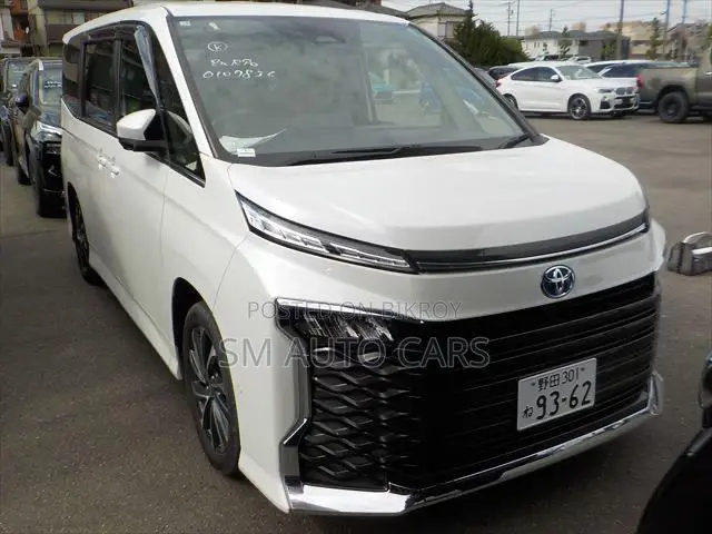 Toyota Voxy 2023 Pearl