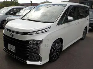 Toyota Voxy 2023 Pearl