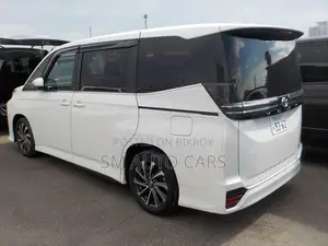 Toyota Voxy 2023 Pearl