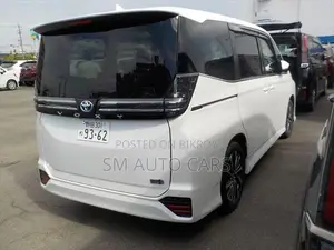 Toyota Voxy 2023 Pearl