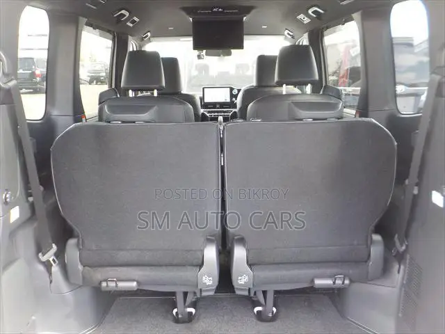 Toyota Voxy 2023 Pearl