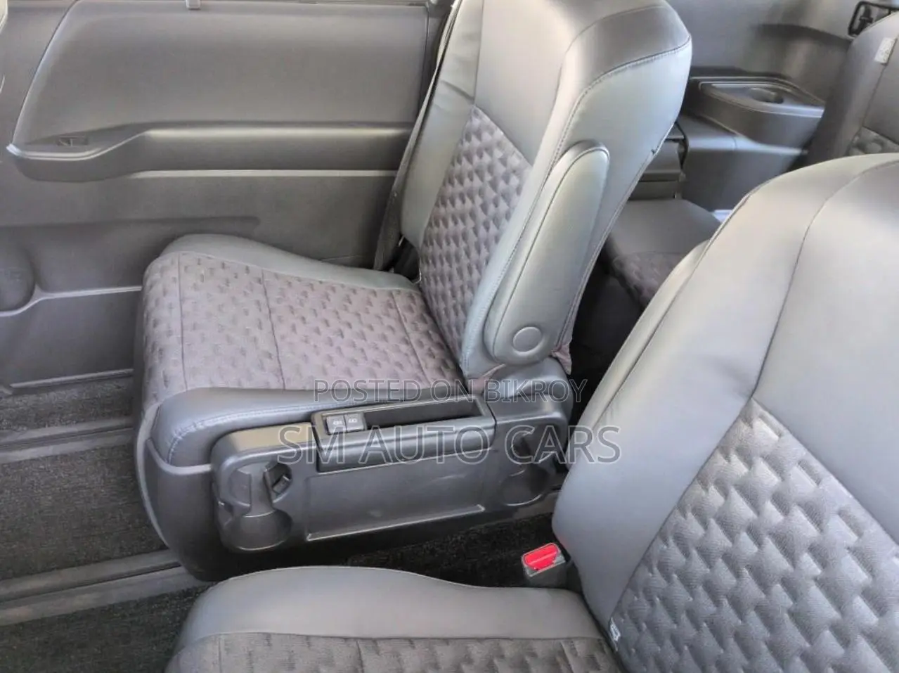 Toyota Voxy 2023 Pearl