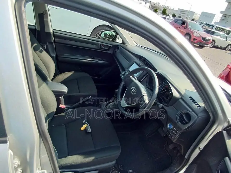 Toyota Axio 2021 Silver