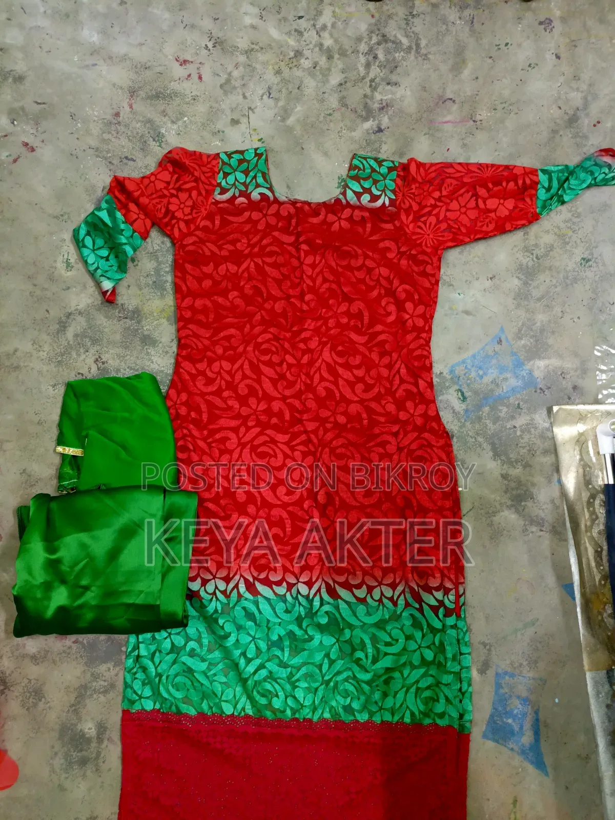 ব্যবহৃত সালোয়ার কামিজ বিক্রয়ের জন্য