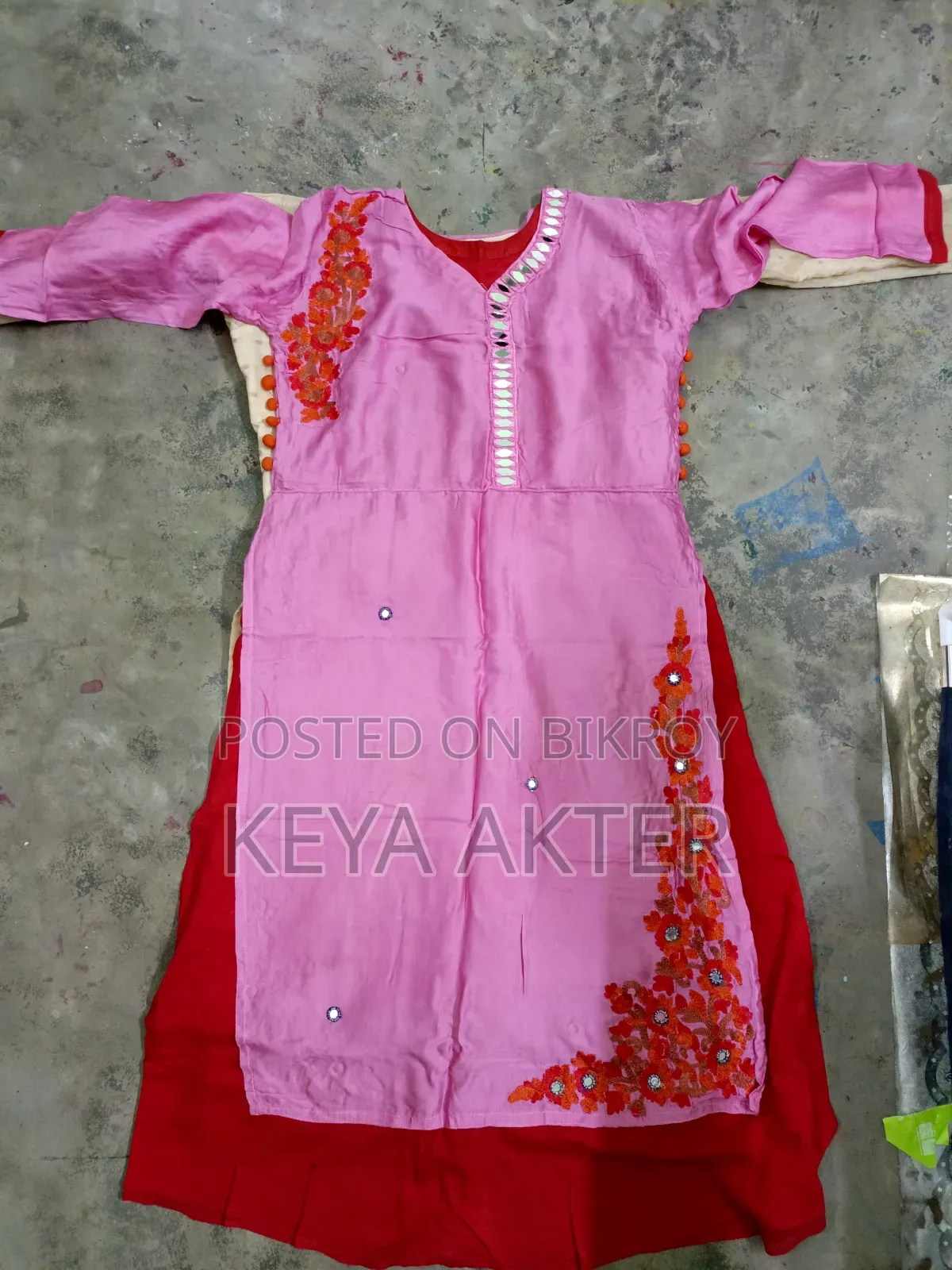 ব্যবহৃত সালোয়ার কামিজ বিক্রয়ের জন্য