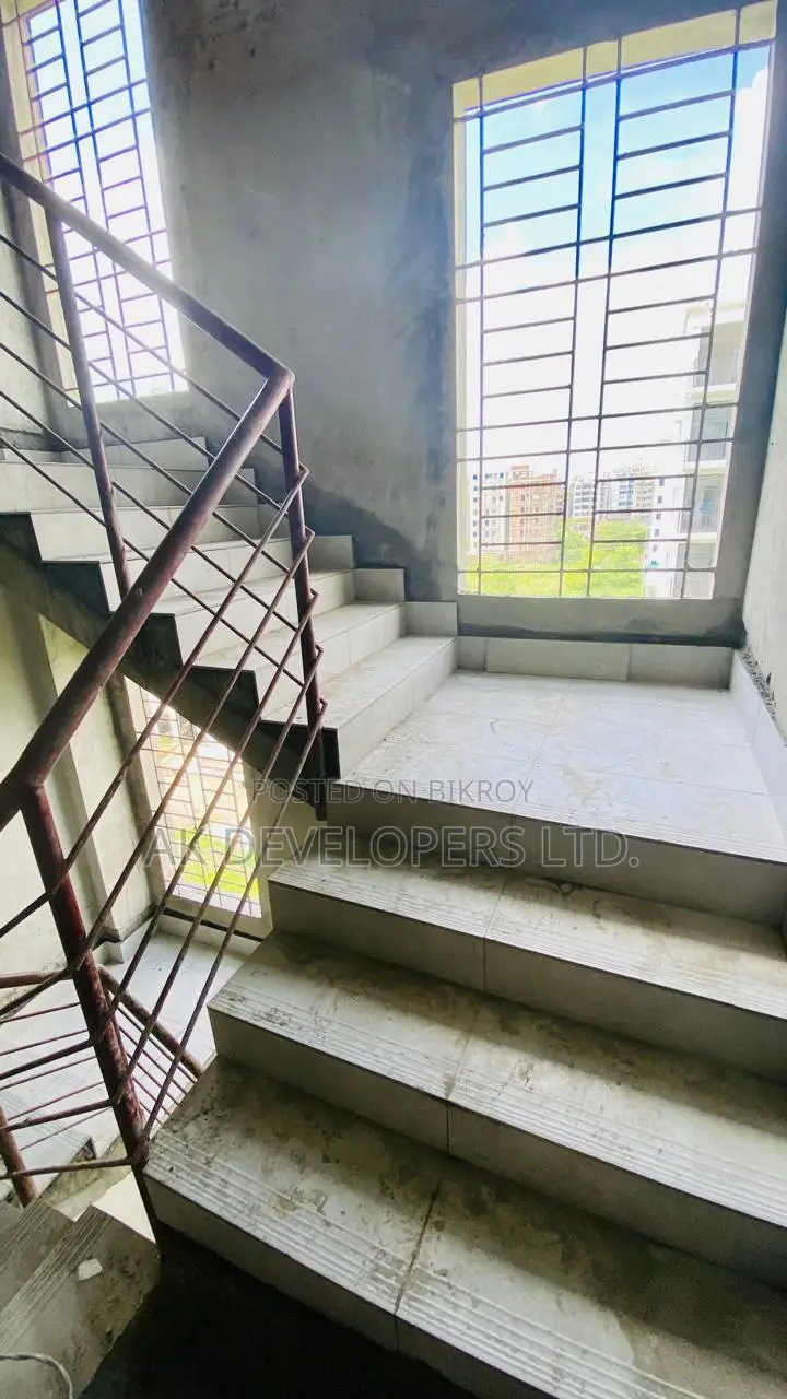 4 Bedroom Apartment in Sukoon, Basundhara for Sale