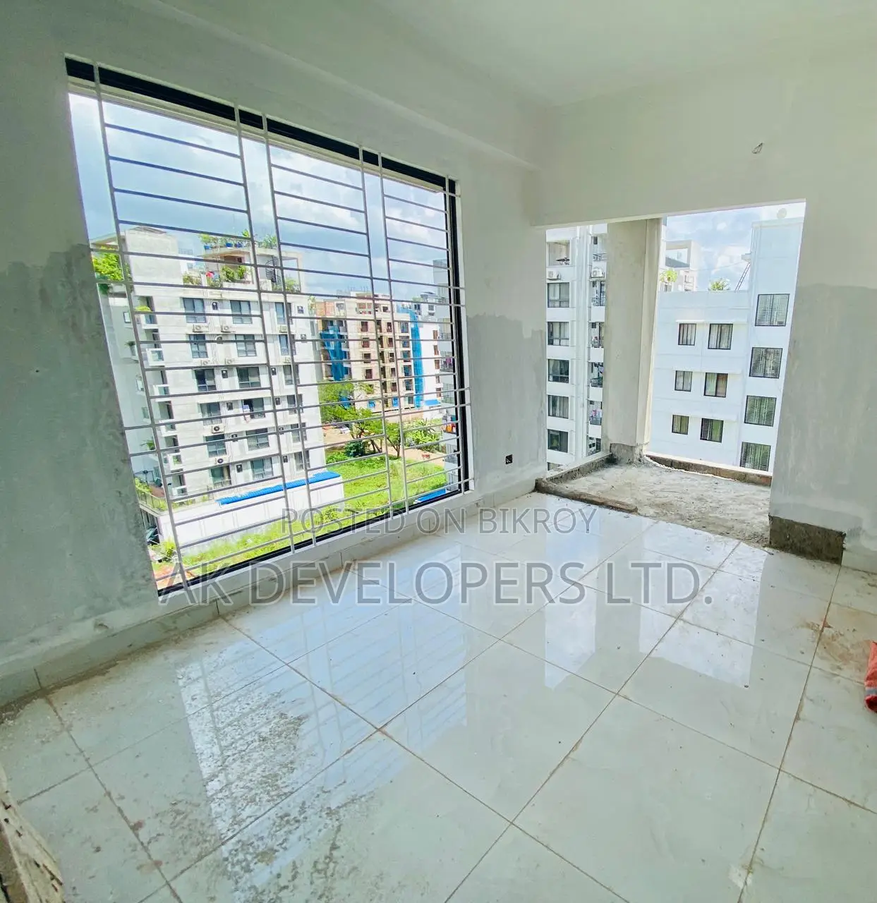 4 Bedroom Apartment in Sukoon, Basundhara for Sale