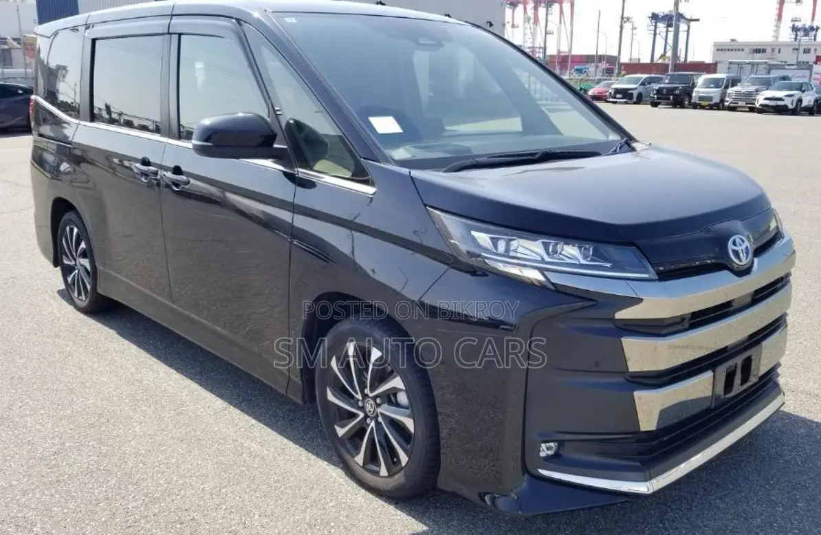 Toyota Noah 2022 Black