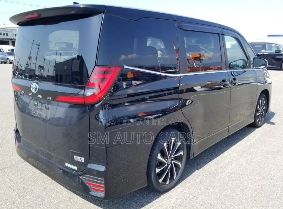 Toyota Noah 2022 Black