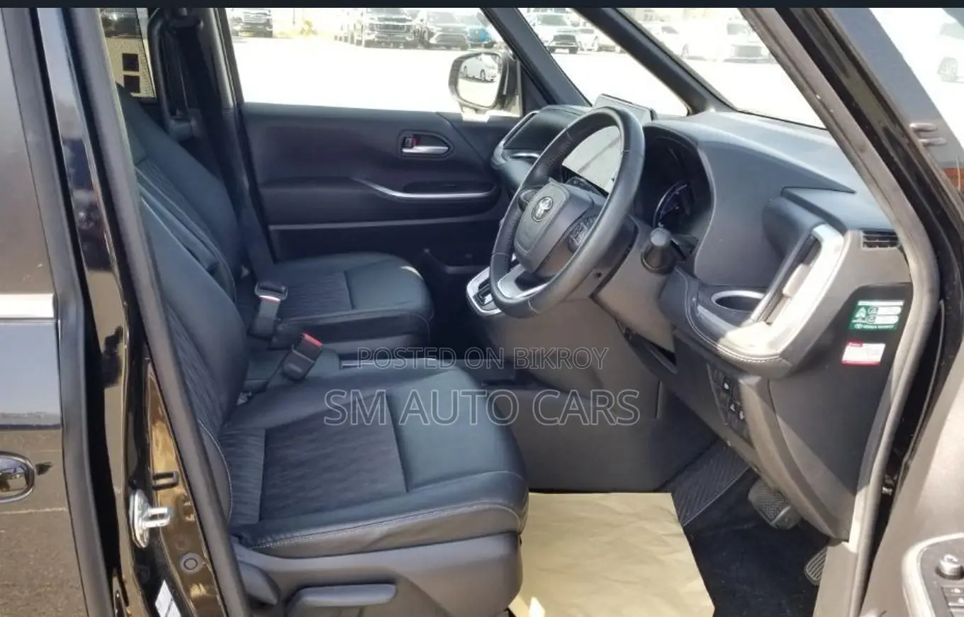 Toyota Noah 2022 Black