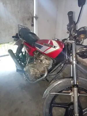 Honda 2004 Red