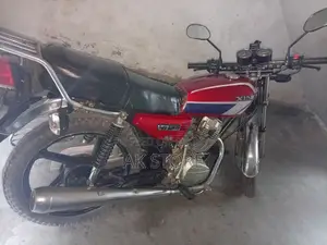 হোন্ডা ২০০৪ লাল