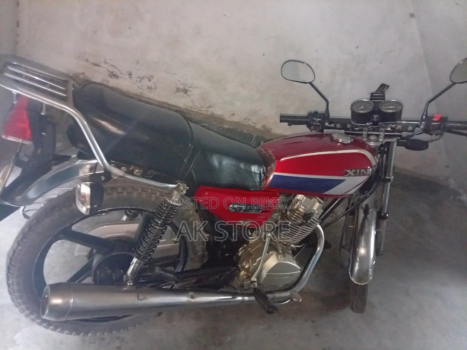 হোন্ডা ২০০৪ লাল