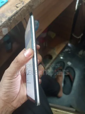 রিয়েলমি ৮ ৫জি ১২৮ জিবি সিলভার