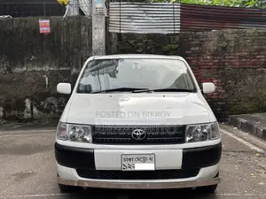 টয়োটা প্রোবক্স ২০০৪ হোয়াইট