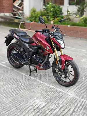 হোন্ডা হর্নেট ২.০ ২০২৪ রেড