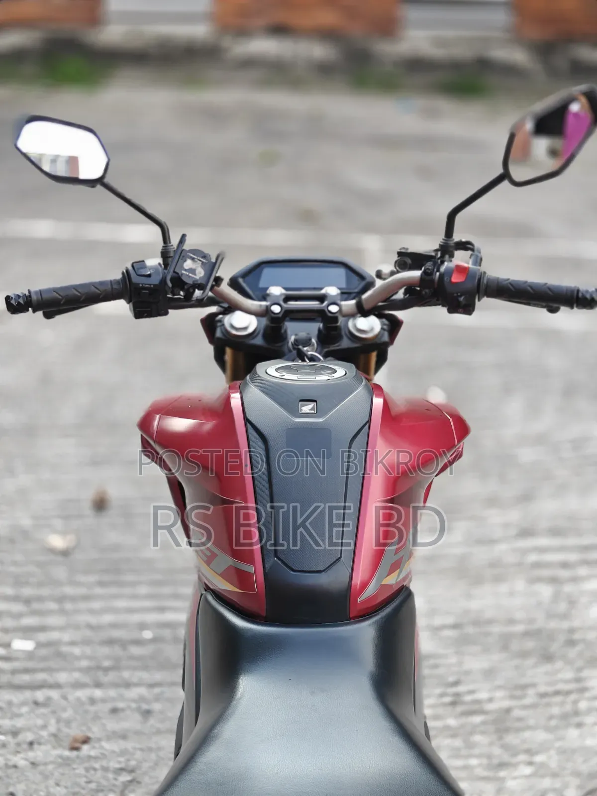 হোন্ডা হর্নেট ২.০ ২০২৪ রেড