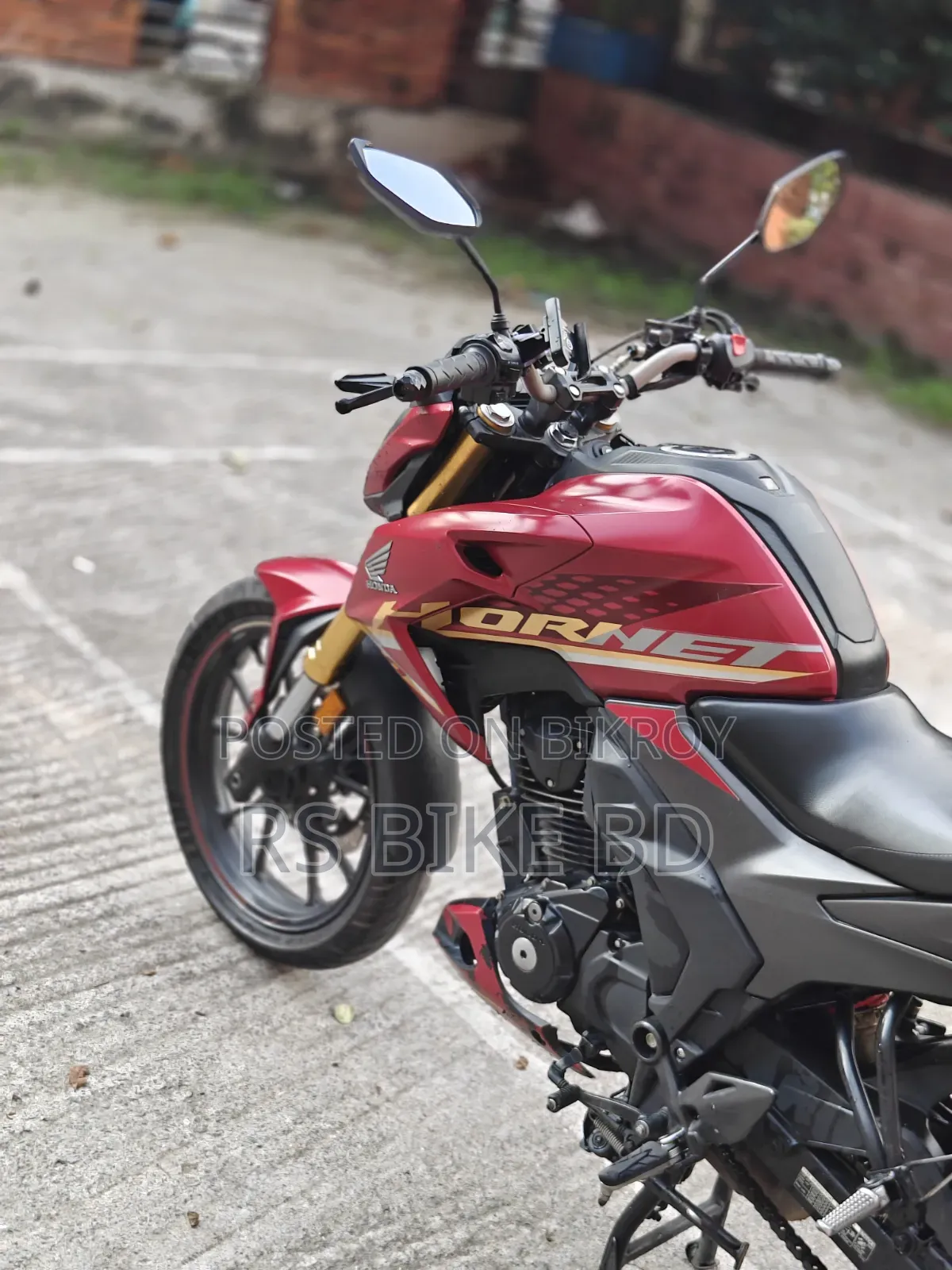 হোন্ডা হর্নেট ২.০ ২০২৪ রেড