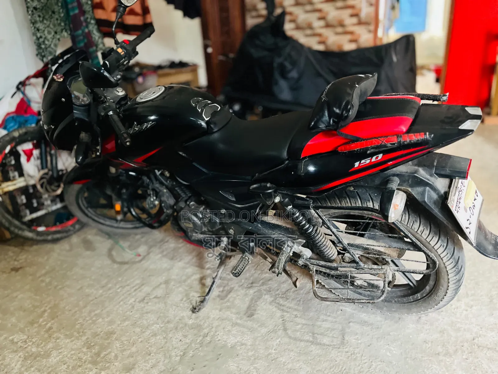 বাজাজ পালসার ১৫০ ২০১৮ কালো