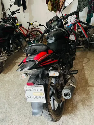 বাজাজ পালসার ১৫০ ২০১৮ কালো