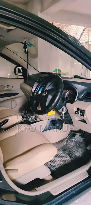 Toyota Avanza 2012 Black