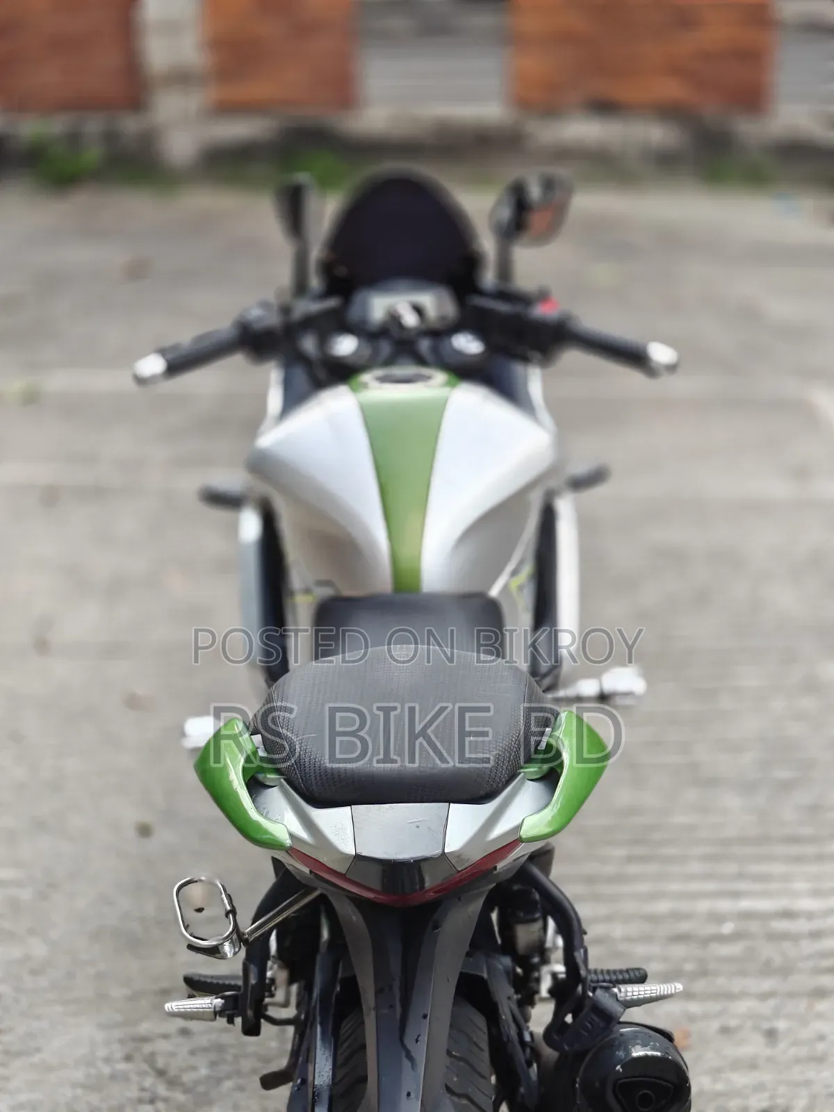 সুজুকি গিক্সার এসএফ ২০২১ গ্রে
