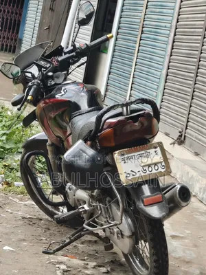 ইয়ামাহা ২০০৬ লাল