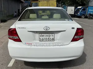 টয়োটা অ্যাক্সিও ১.৫ জি টু হুইল ড্রাইভ ২০১১ সাদা
