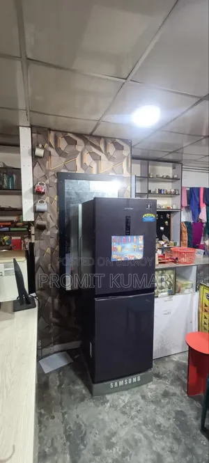 Stationary + Ladies Shop