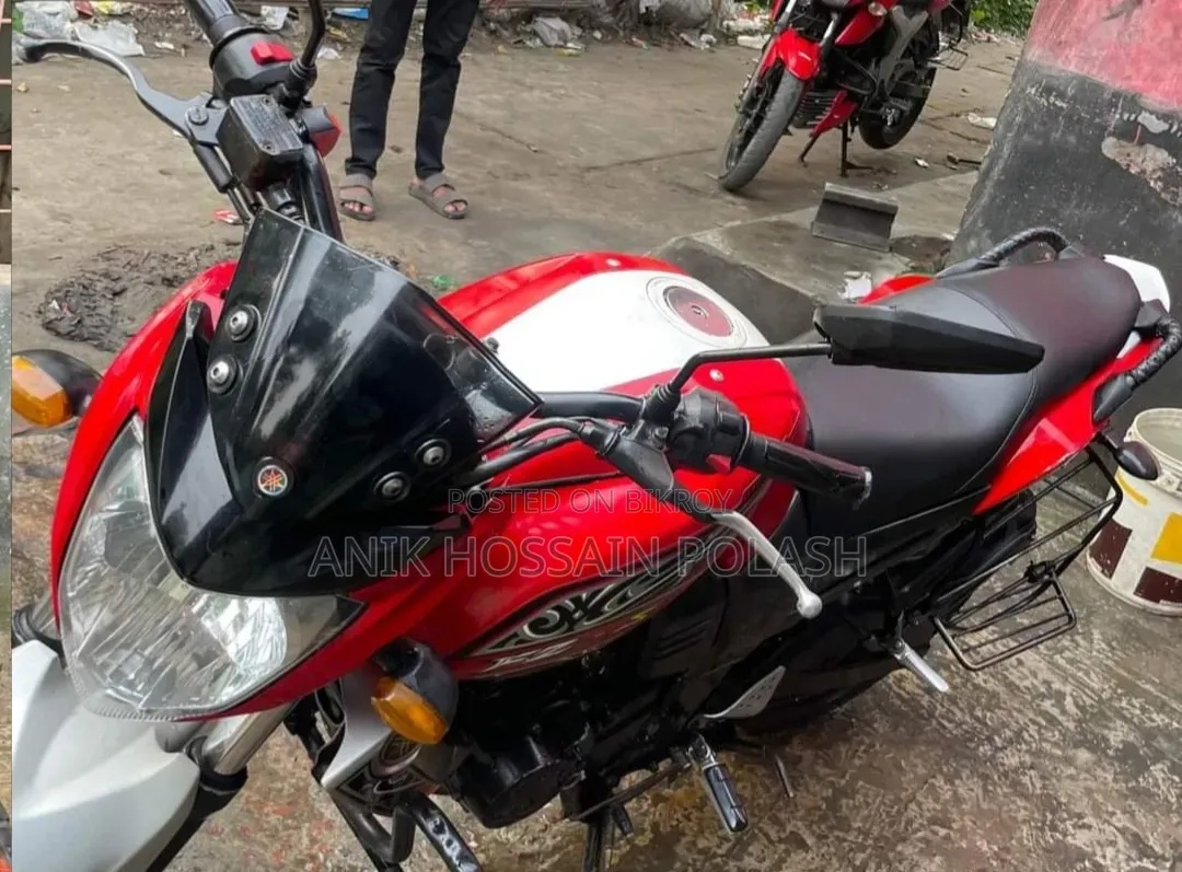 Yamaha FZ 2015 Red