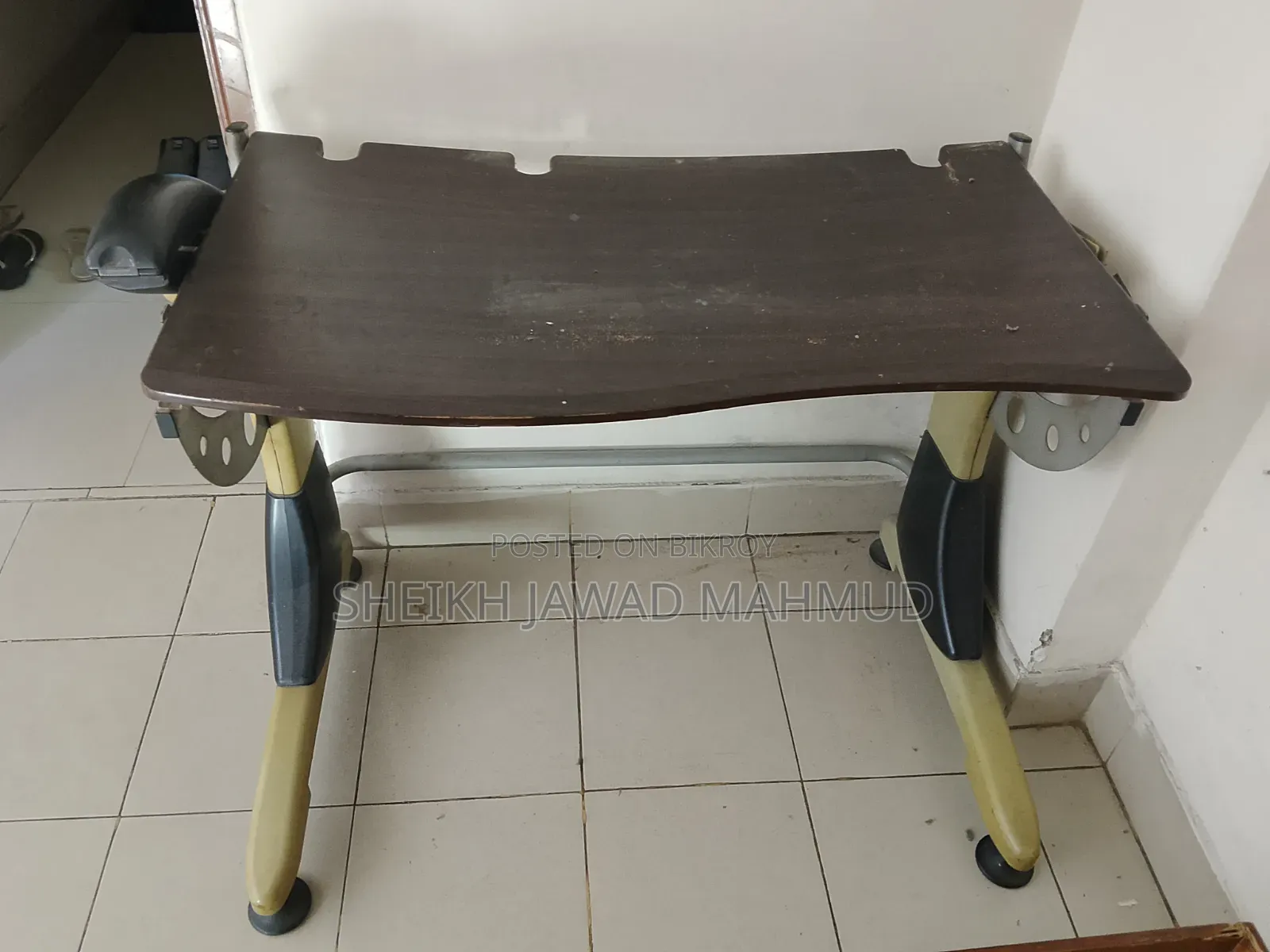 Malaysian Computer Table