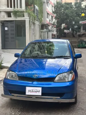 Toyota Platz 2000 Blue