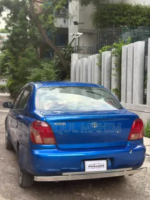 Toyota Platz 2000 Blue