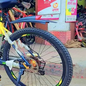 নতুন বাজাজ বক্সার ২০২৬ হলুদ