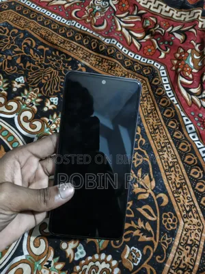 ভিভো ভি২৭ই ২৫৬ জিবি হোয়াইট