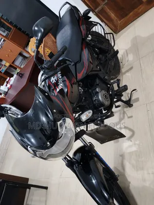 বাজাজ ডিসকভার ১৫০ ২০১৭ কালো
