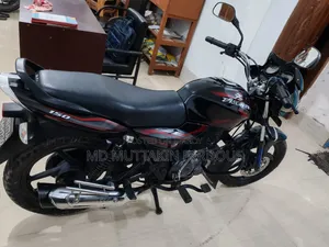 বাজাজ ডিসকভার ১৫০ ২০১৭ কালো