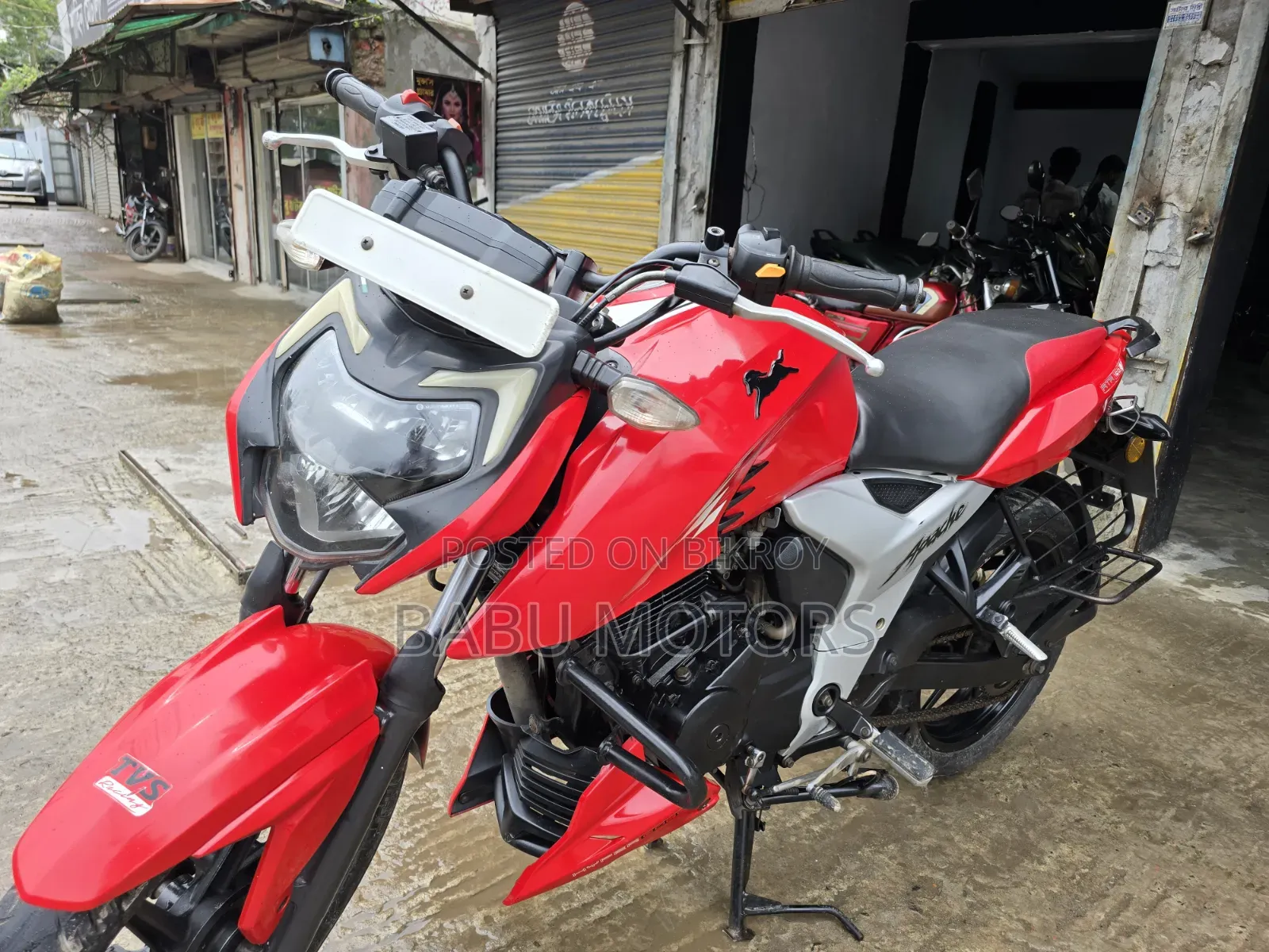 টিভিএস অ্যাপাচি ১৬০ ৪ভি ২০২২ লাল