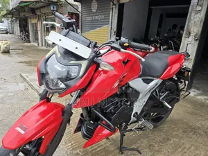 টিভিএস অ্যাপাচি ১৬০ ৪ভি ২০২২ লাল