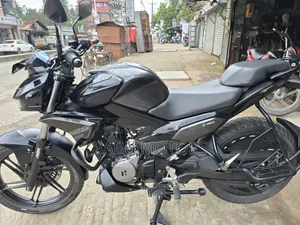 হিরো এক্সট্রিম ১২৫আর ২০২৫ কালো