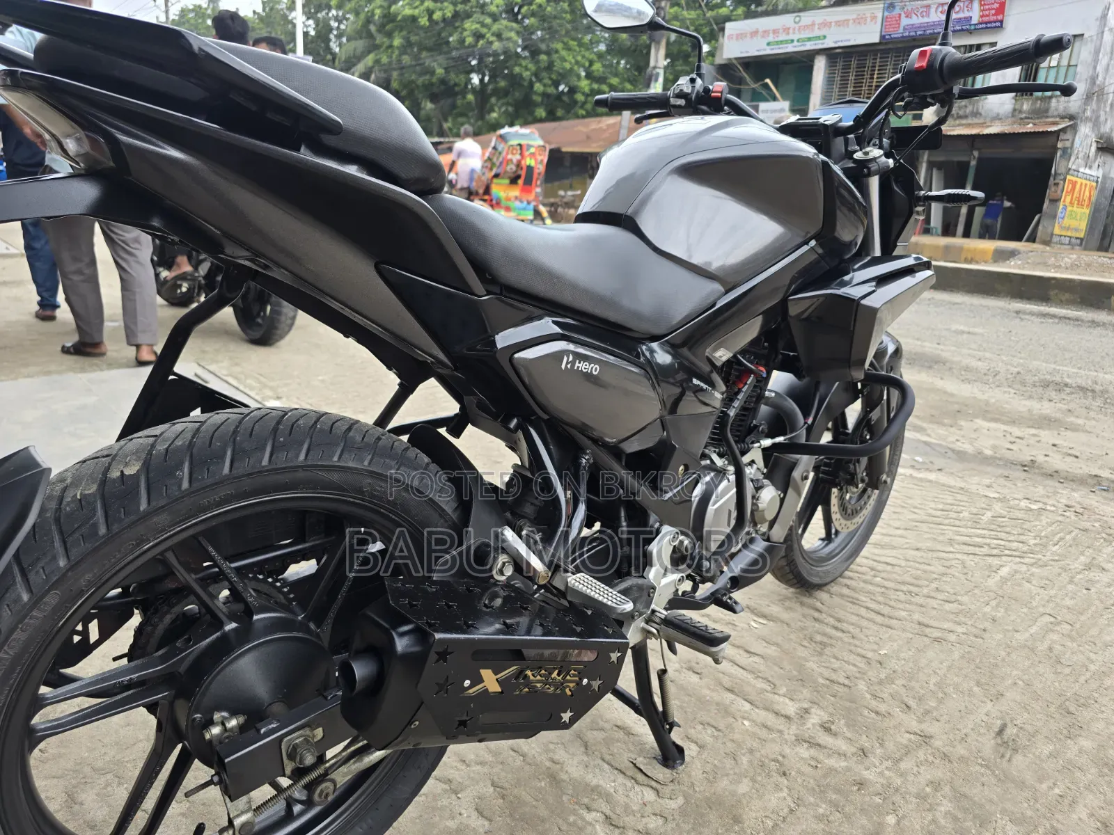 হিরো এক্সট্রিম ১২৫আর ২০২৫ কালো