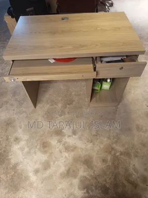 অফিস টেবিল