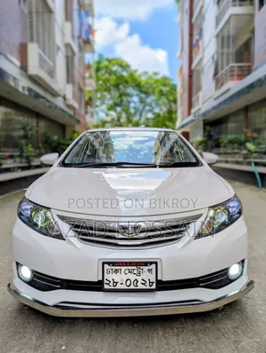 টয়োটা অ্যালিওন ২০১৩ পার্ল